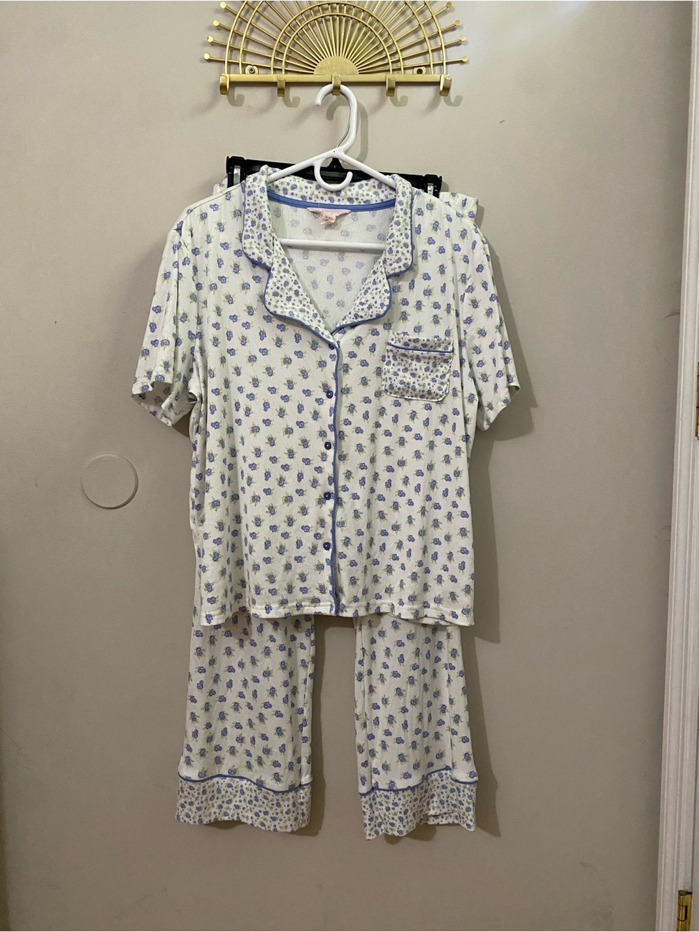 Como Sleep Cream and Lavender Floral Pajama Set